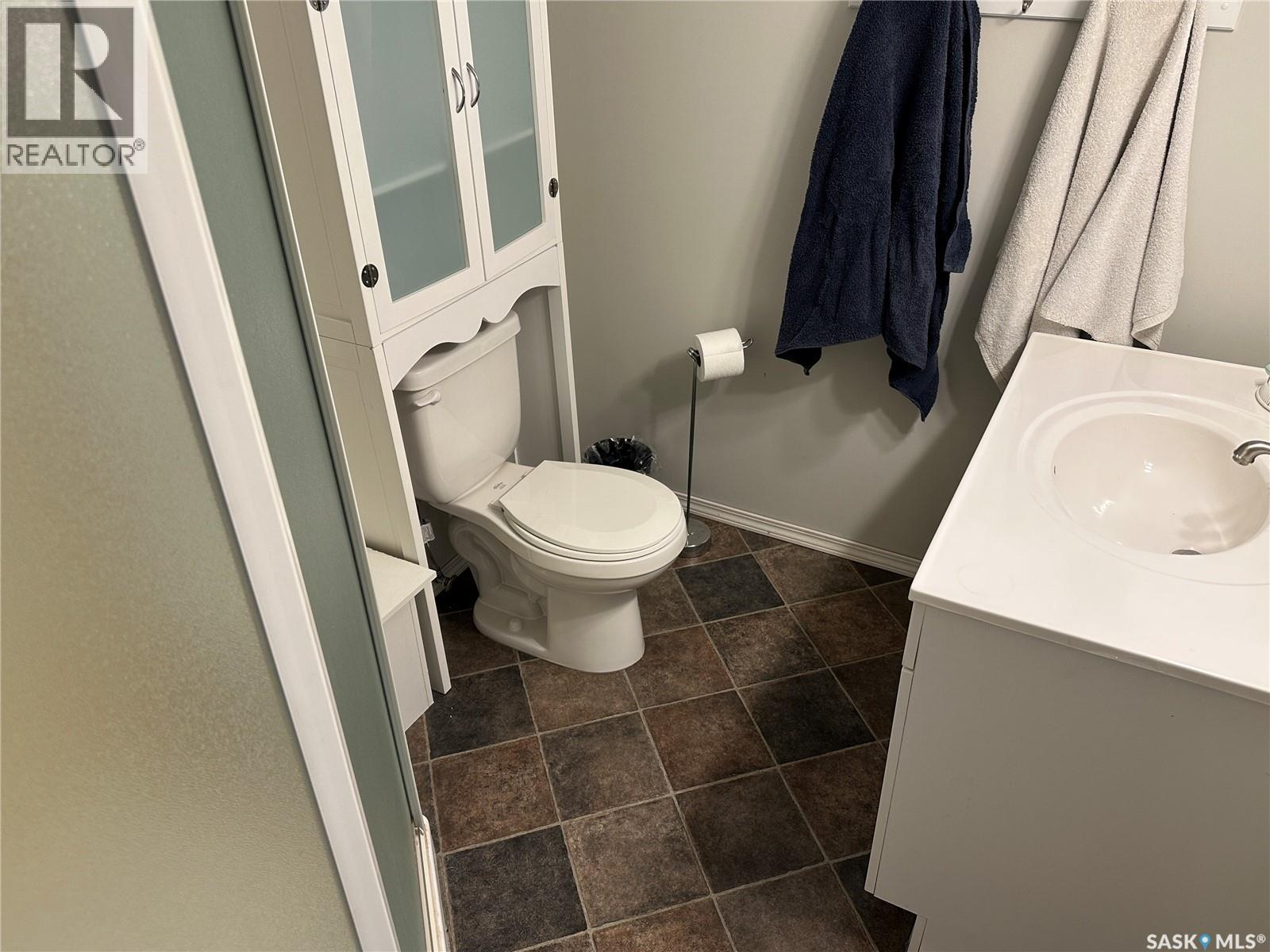 414 Government Road Ne, Weyburn, Saskatchewan  S4H 0P6 - Photo 35 - SK032288