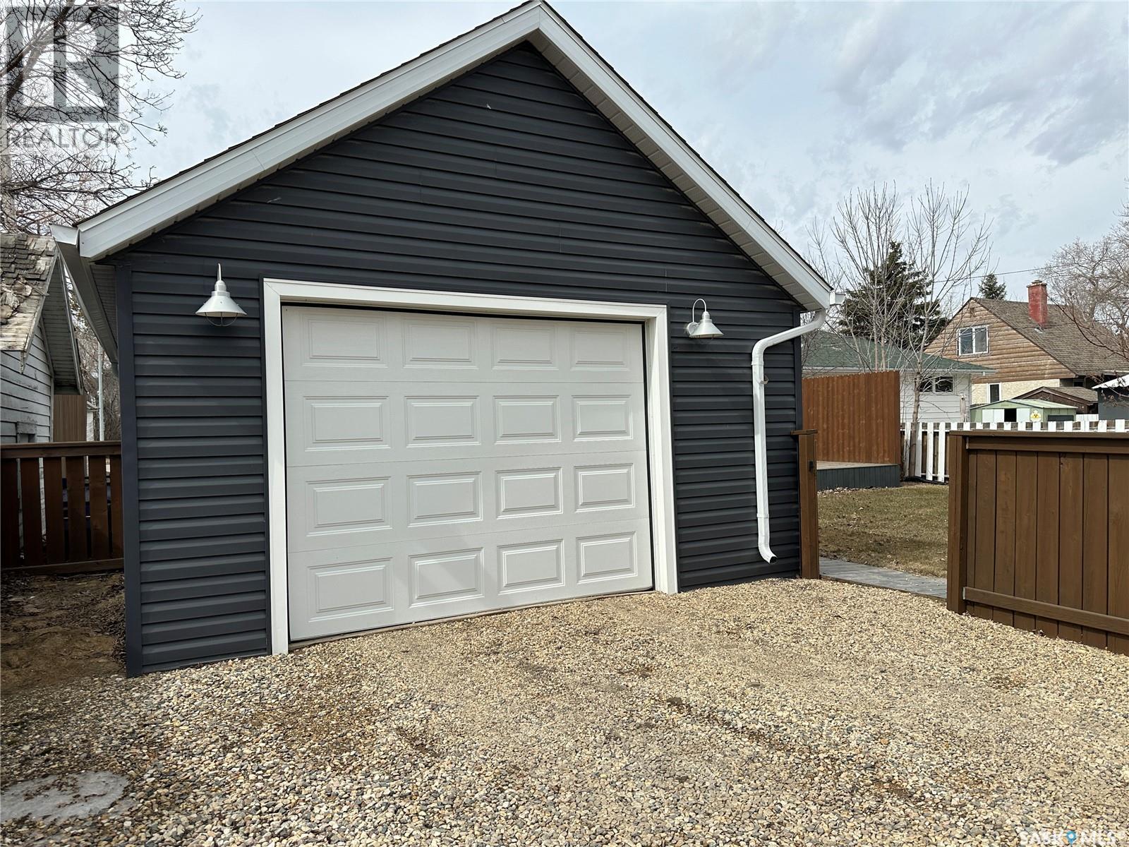 414 Government Road Ne, Weyburn, Saskatchewan  S4H 0P6 - Photo 42 - SK032288