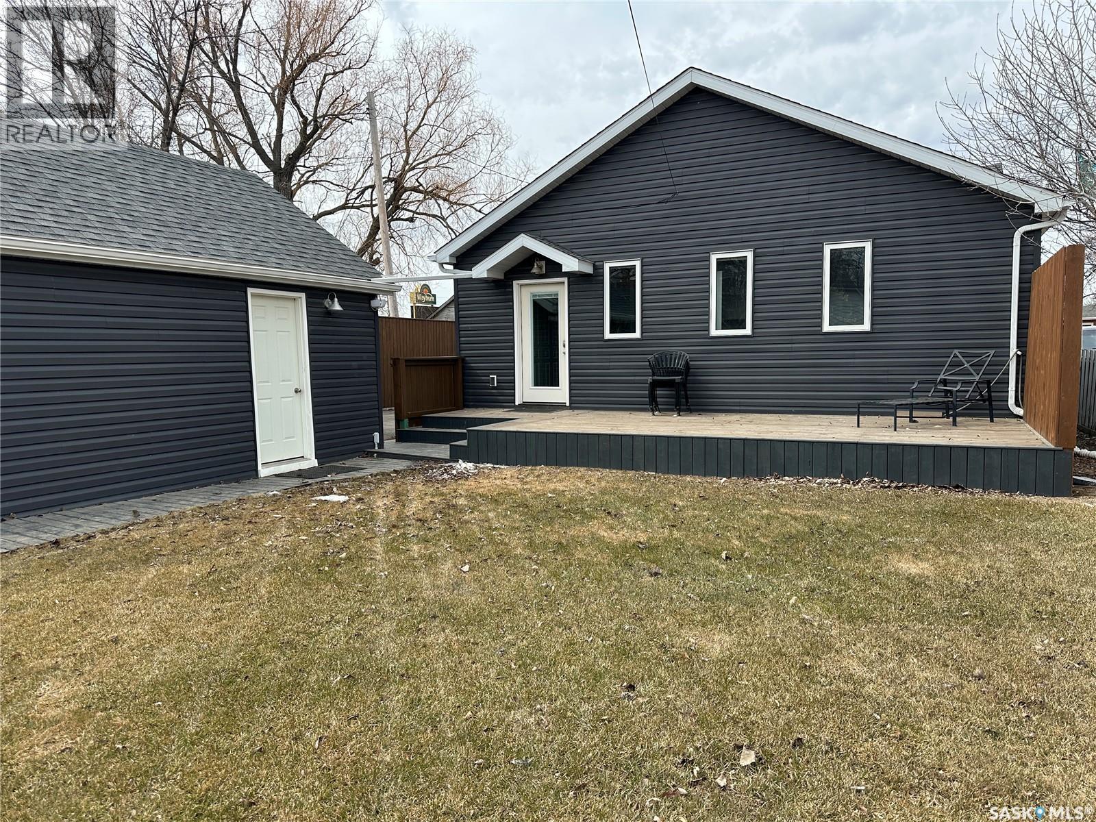 414 Government Road Ne, Weyburn, Saskatchewan  S4H 0P6 - Photo 46 - SK032288