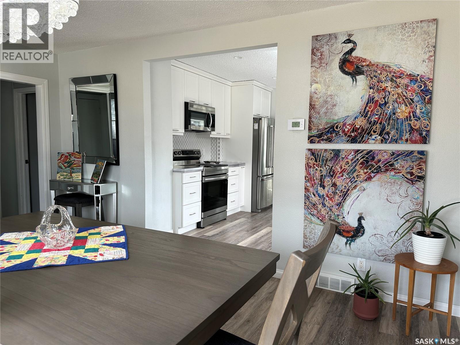 414 Government Road Ne, Weyburn, Saskatchewan  S4H 0P6 - Photo 6 - SK032288