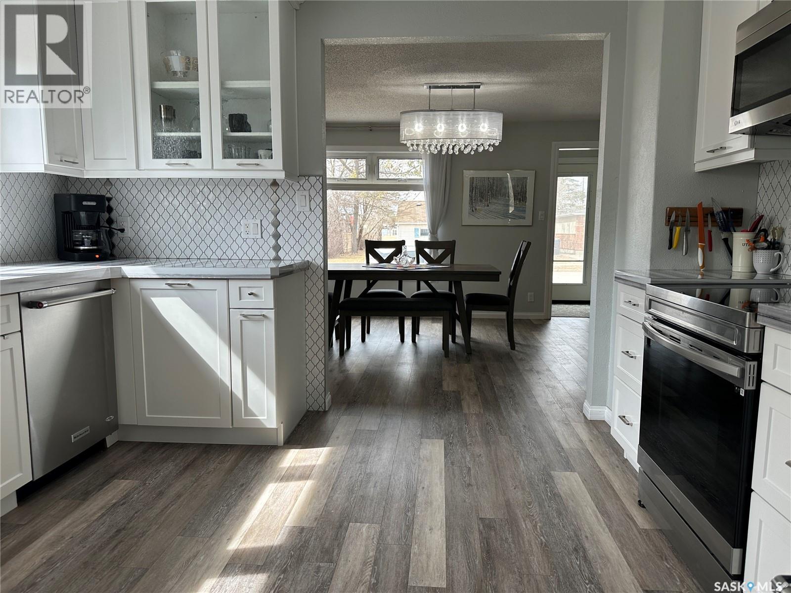 414 Government Road Ne, Weyburn, Saskatchewan  S4H 0P6 - Photo 7 - SK032288