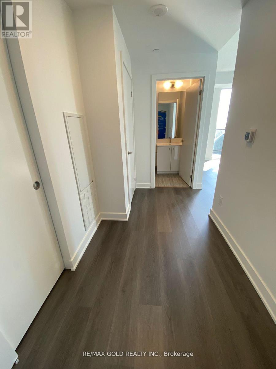 2412 - 25 Wellington Street, Kitchener, Ontario  N2G 0G5 - Photo 1 - X12967992