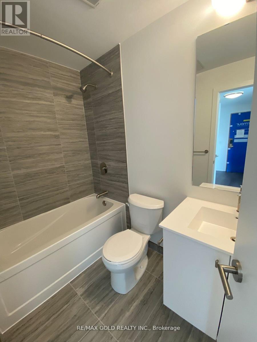 2412 - 25 Wellington Street, Kitchener, Ontario  N2G 0G5 - Photo 4 - X12967992