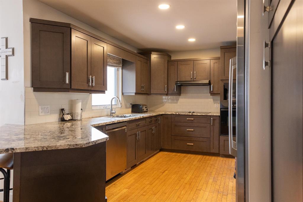 210 Lilac Bay, Steinbach, Manitoba  R5G 2C7 - Photo 5 - 202605392