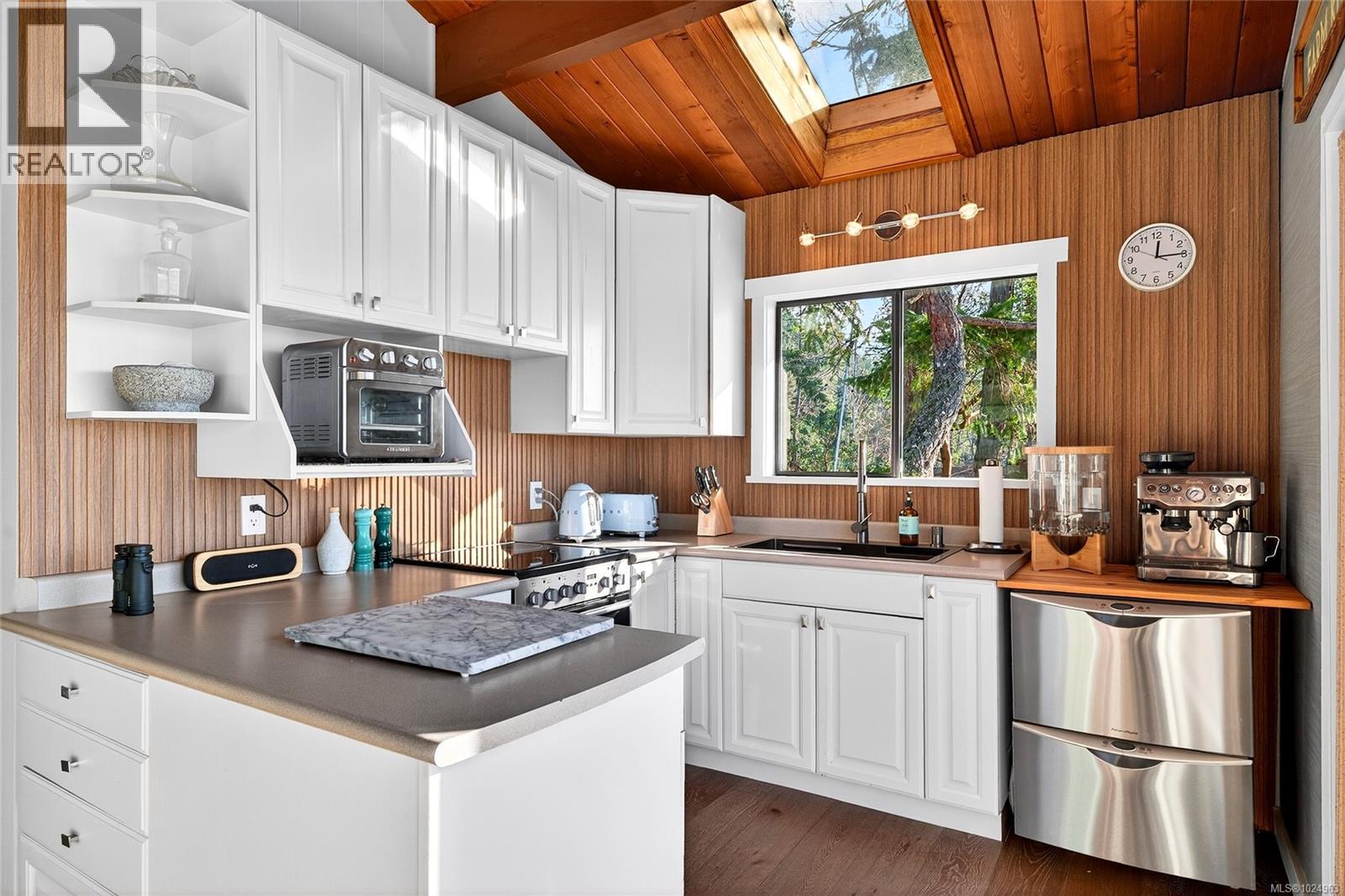 285 Mountain Park Dr, Salt Spring, British Columbia  V8K 1G3 - Photo 16 - 1024963