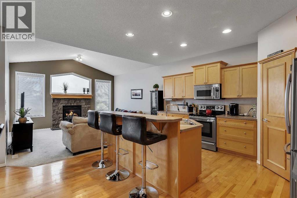 22 Tuscany Ravine Manor NW, Calgary, Alberta  T3L 2W9 - Photo 3 - A2296455