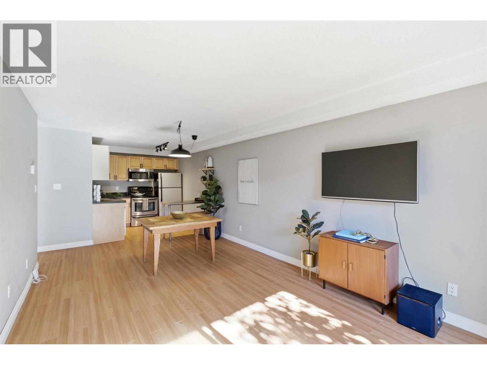 108 251 W 4th Street, North Vancouver, British Columbia  V7M 1H8 - Photo 4 - R3107849