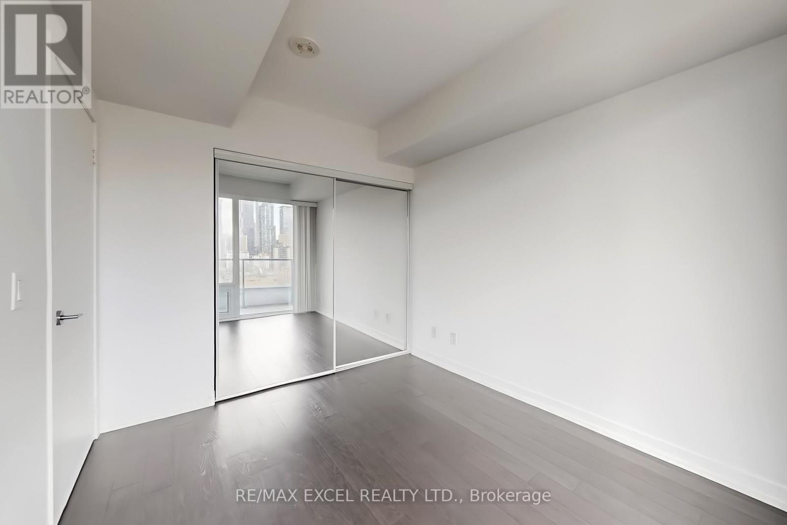 1908 - 85 Wood Street, Toronto, Ontario  M4Y 0E8 - Photo 13 - C12964812