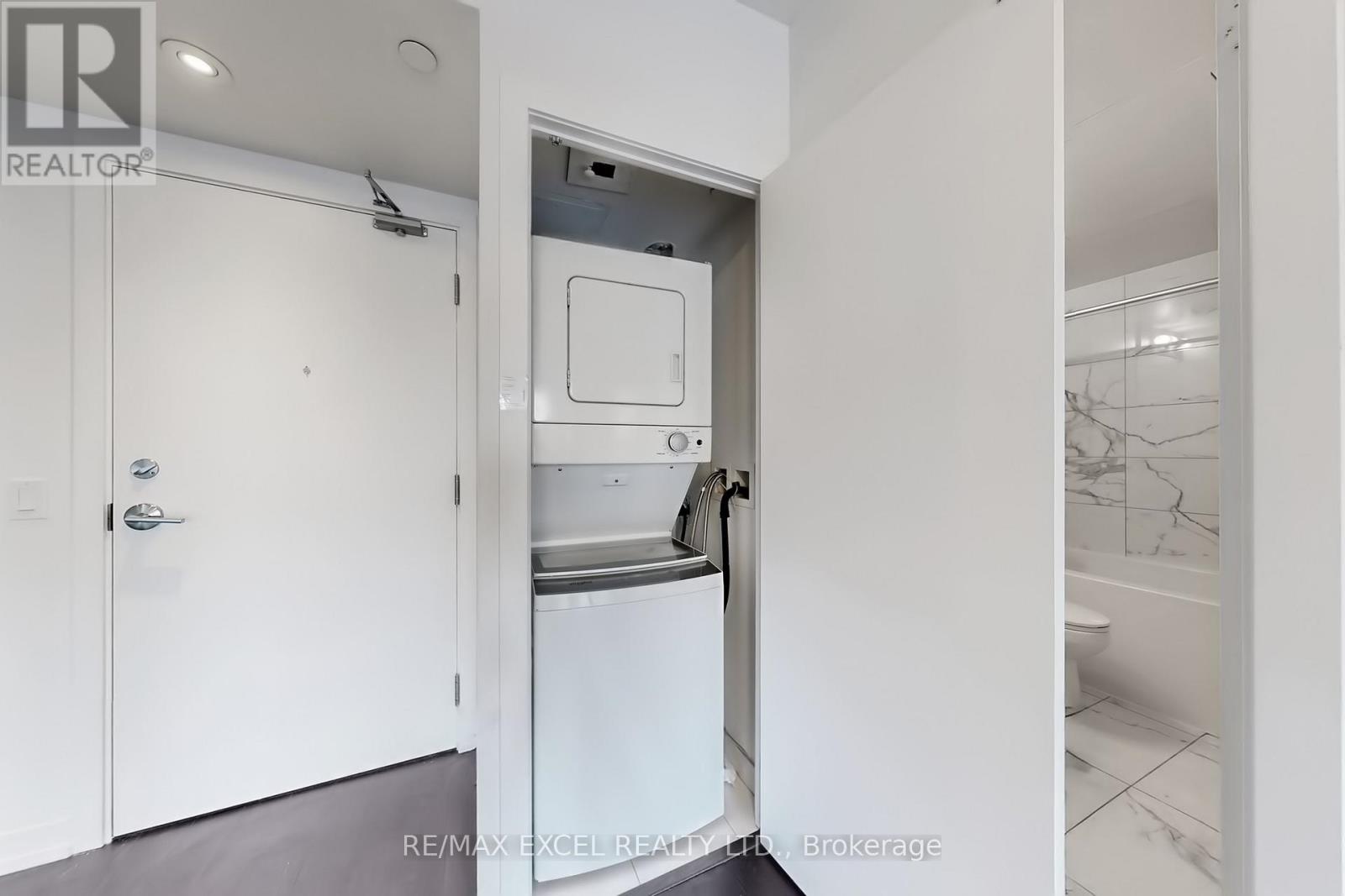 1908 - 85 Wood Street, Toronto, Ontario  M4Y 0E8 - Photo 19 - C12964812