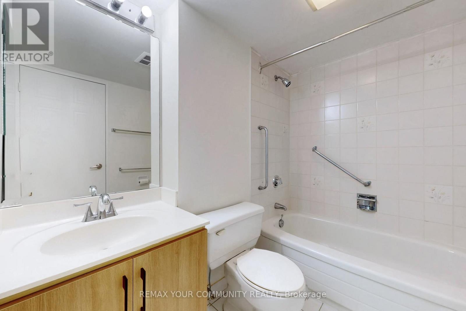 319 - 32 Clarissa Drive, Richmond Hill, Ontario  L4C 9R7 - Photo 33 - N12967788