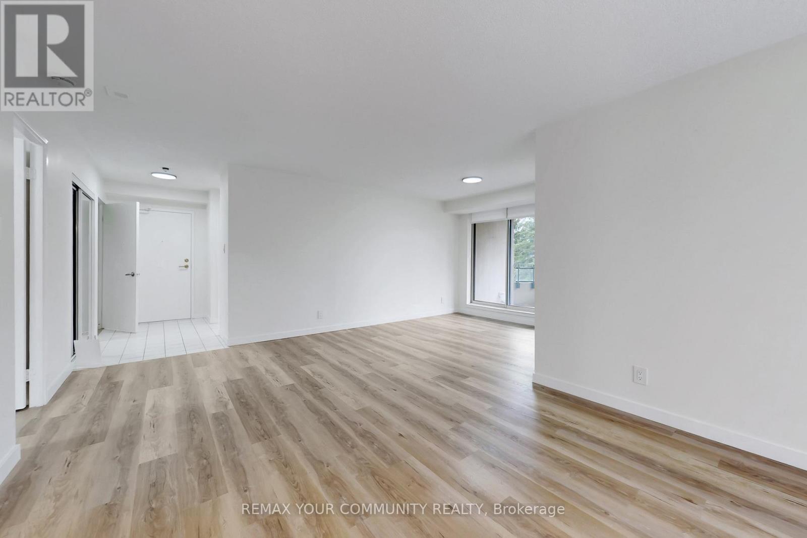 319 - 32 Clarissa Drive, Richmond Hill, Ontario  L4C 9R7 - Photo 10 - N12967788