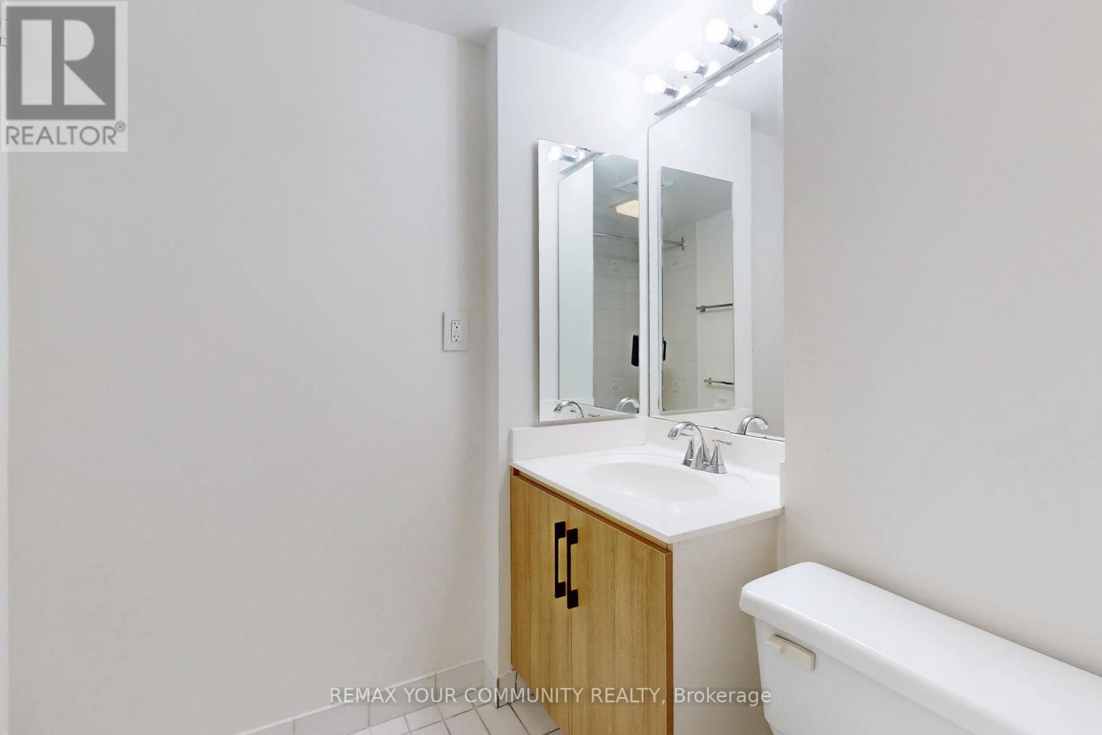 319 - 32 Clarissa Drive, Richmond Hill, Ontario  L4C 9R7 - Photo 34 - N12967788