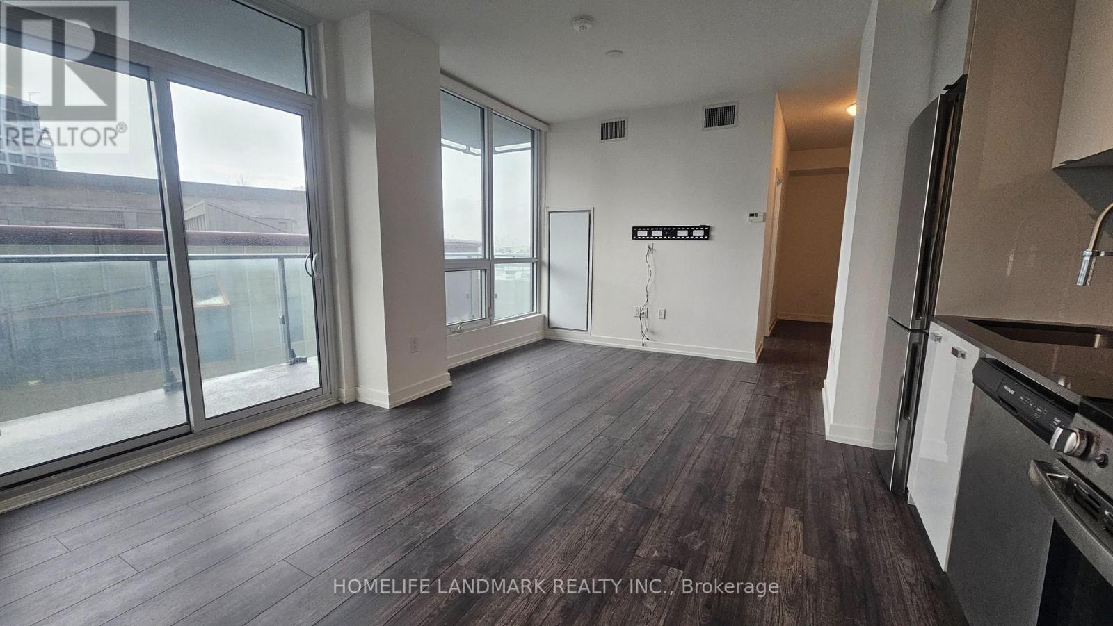 501 - 10 De Boers Drive, Toronto, Ontario  M3J 0H1 - Photo 7 - W12952612