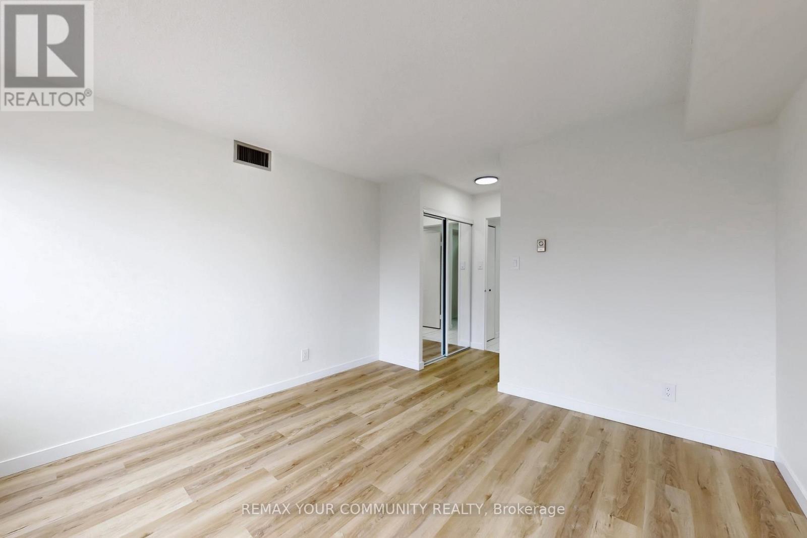 319 - 32 Clarissa Drive, Richmond Hill, Ontario  L4C 9R7 - Photo 31 - N12967788