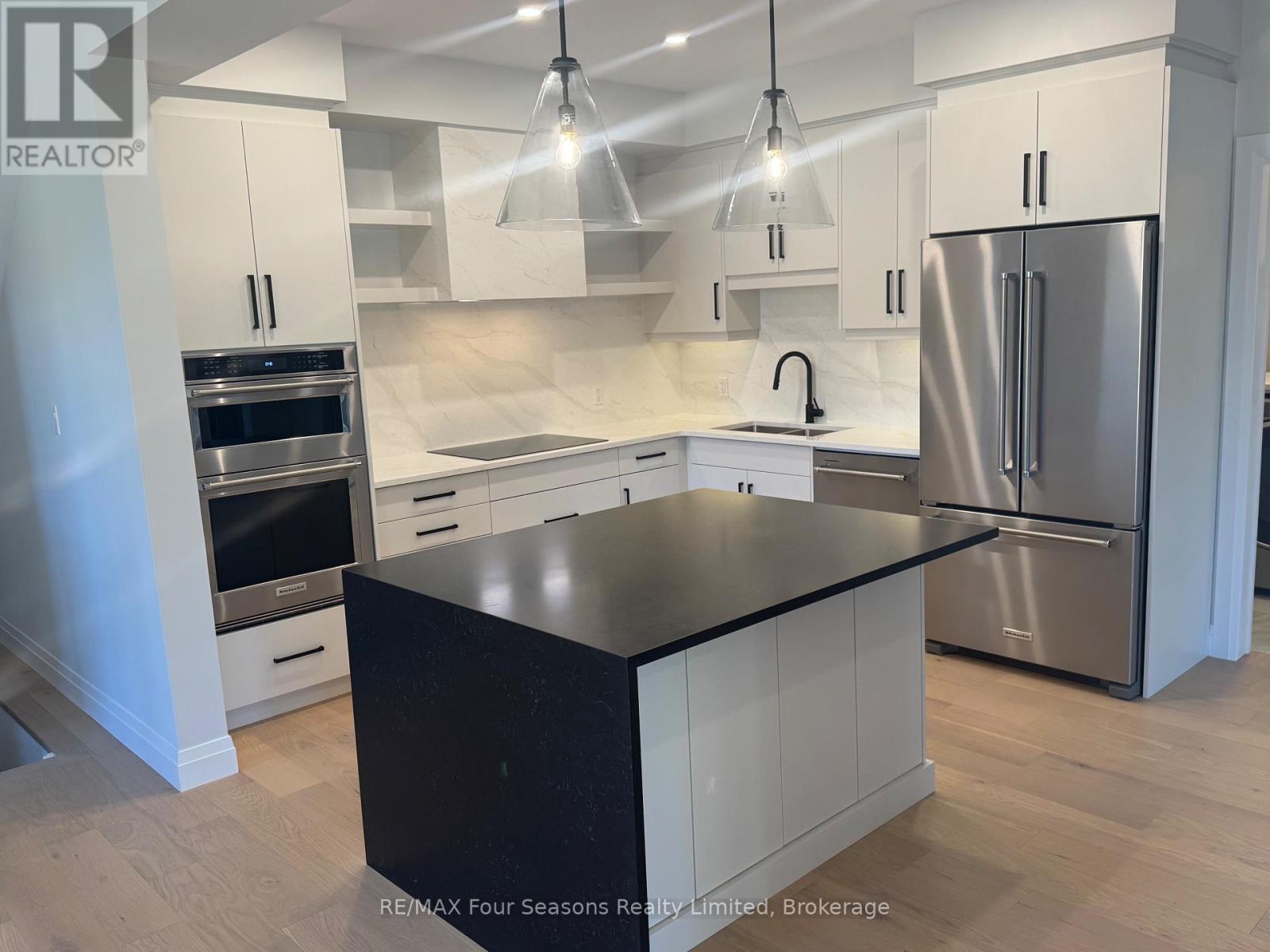 2 Boynton Court, Blue Mountains, Ontario  N0H 2P0 - Photo 11 - X12968090