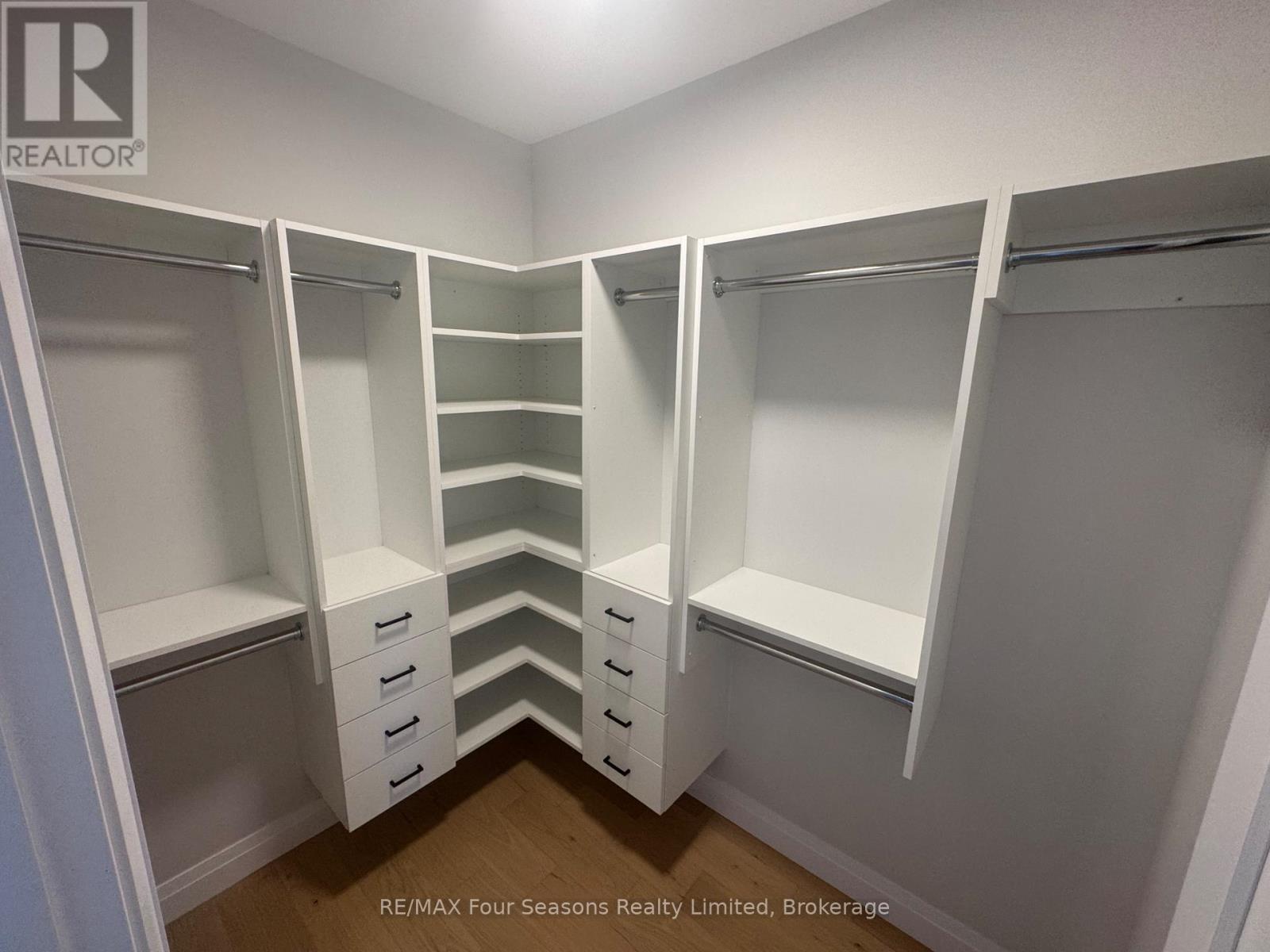 2 Boynton Court, Blue Mountains, Ontario  N0H 2P0 - Photo 17 - X12968090