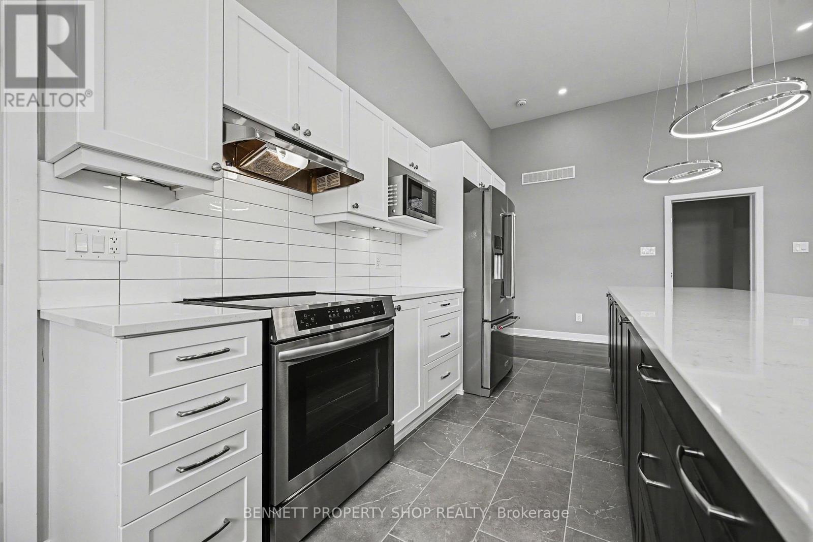 111 Frank Fisher Crescent, Mississippi Mills, Ontario  K0A 1A0 - Photo 6 - X12966318