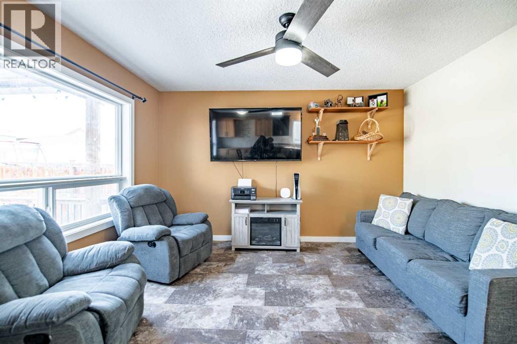108 Pioneer Way, Blackfalds, Alberta  T0M 0J0 - Photo 6 - A2273308