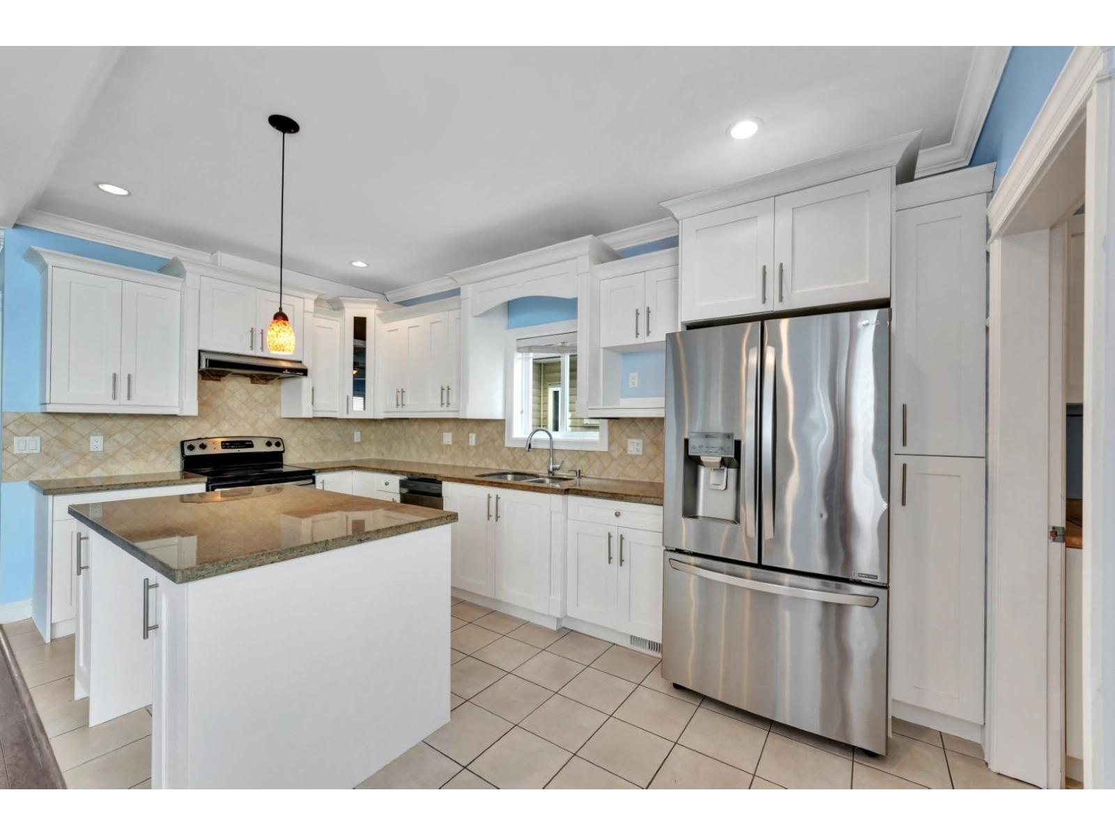 7071 195a Street, Surrey, British Columbia  V4N 5Z6 - Photo 7 - R3107378