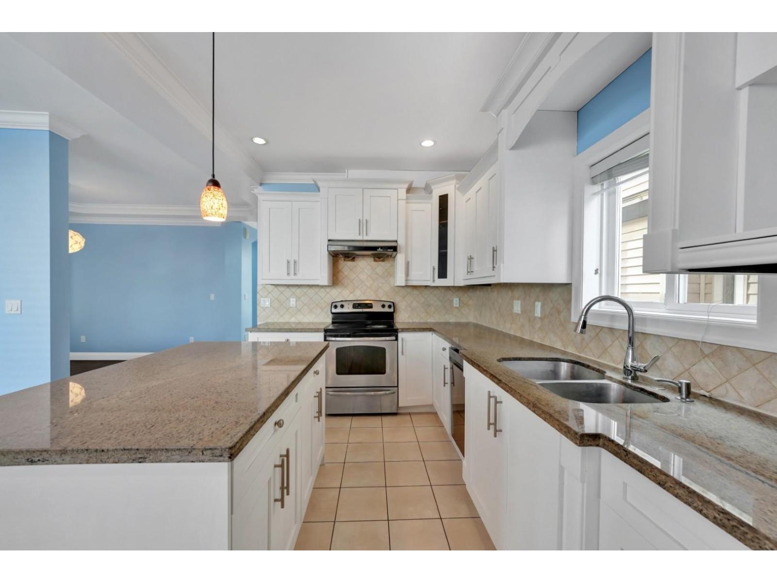 7071 195a Street, Surrey, British Columbia  V4N 5Z6 - Photo 8 - R3107378