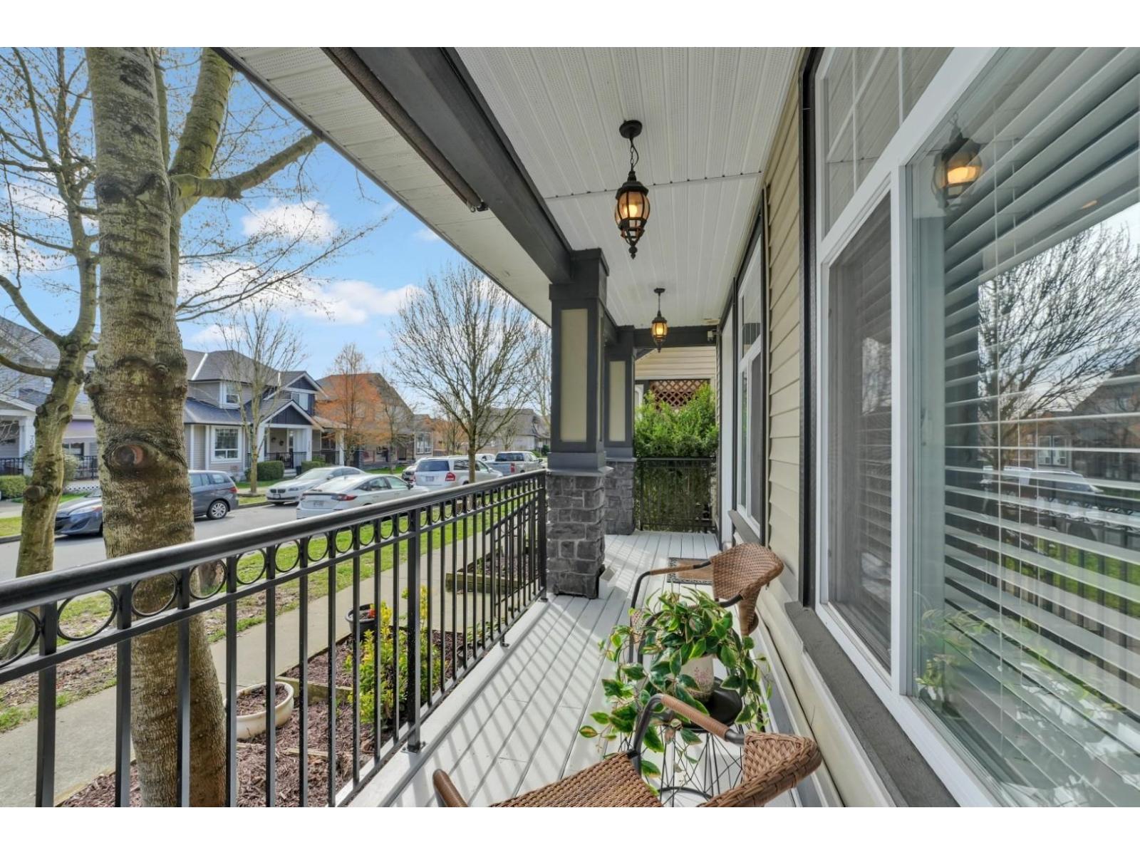 7071 195a Street, Surrey, British Columbia  V4N 5Z6 - Photo 2 - R3107378