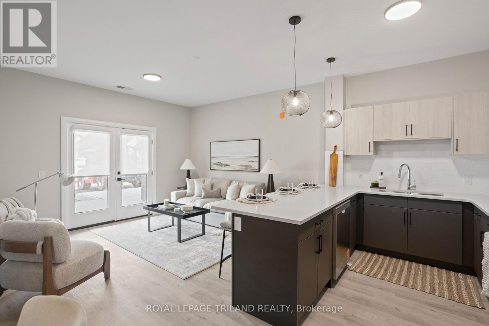 309 - 33318 Richmond Street, Lucan Biddulph, Ontario  N0M 2J0 - Photo 3 - X12968092