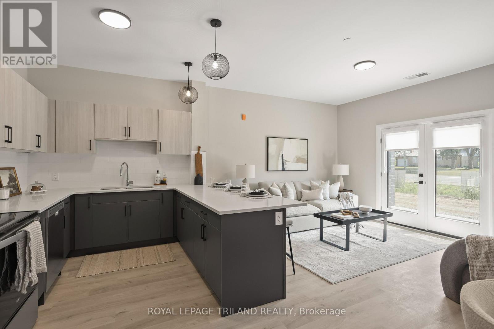 105 - 33318 Richmond Street, Lucan Biddulph, Ontario  N0M 2J0 - Photo 12 - X12968098