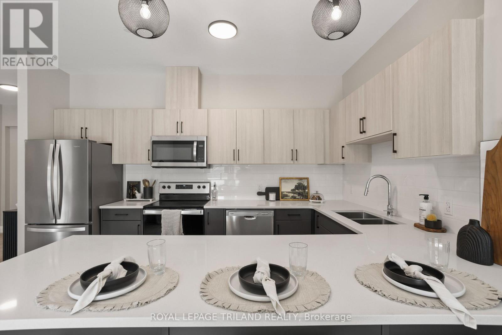 105 - 33318 Richmond Street, Lucan Biddulph, Ontario  N0M 2J0 - Photo 17 - X12968098