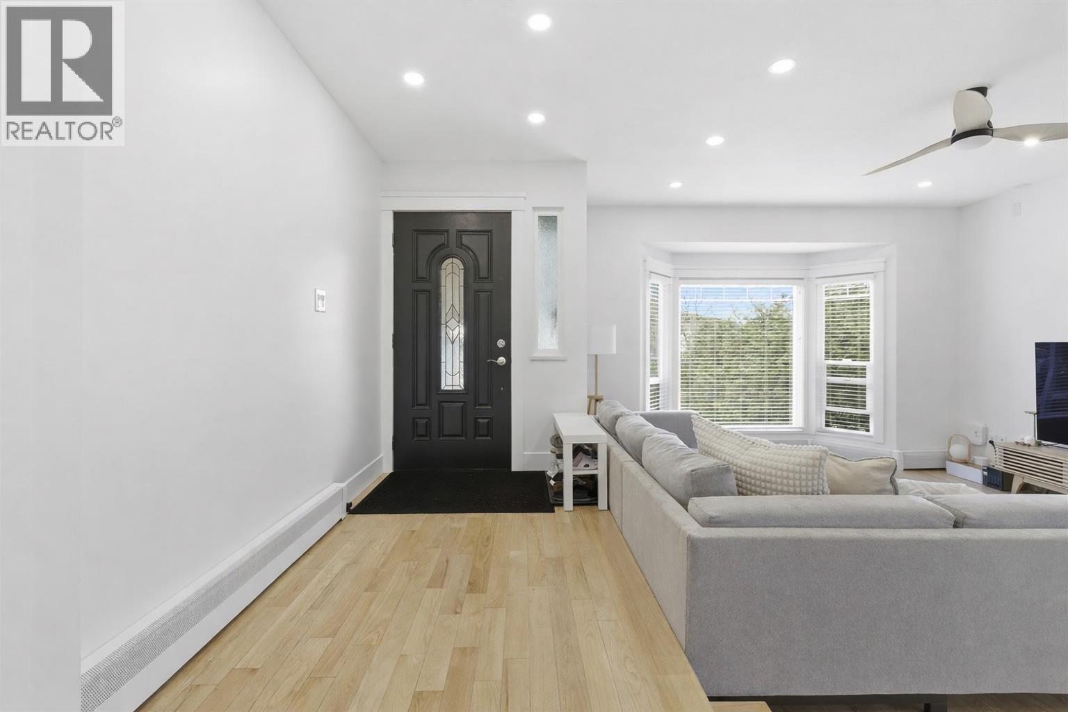 2115 London Street, New Westminster, British Columbia  V3M 3E8 - Photo 3 - R3107638