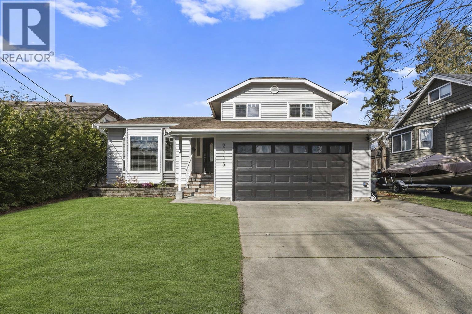 2115 London Street, New Westminster, British Columbia  V3M 3E8 - Photo 2 - R3107638