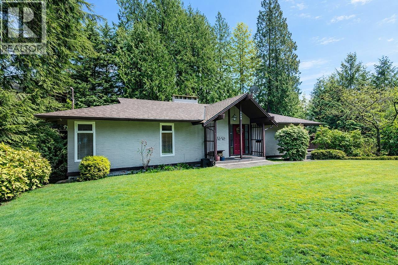 4540 Mountain Highway, North Vancouver, British Columbia  V7K 2K6 - Photo 2 - R3107986