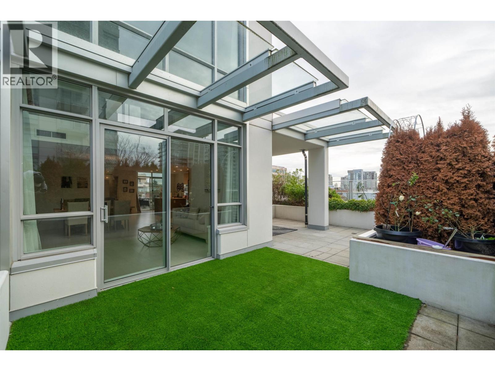 319 5580 No. 3 Road, Richmond, British Columbia  V6X 0R8 - Photo 8 - R3107884