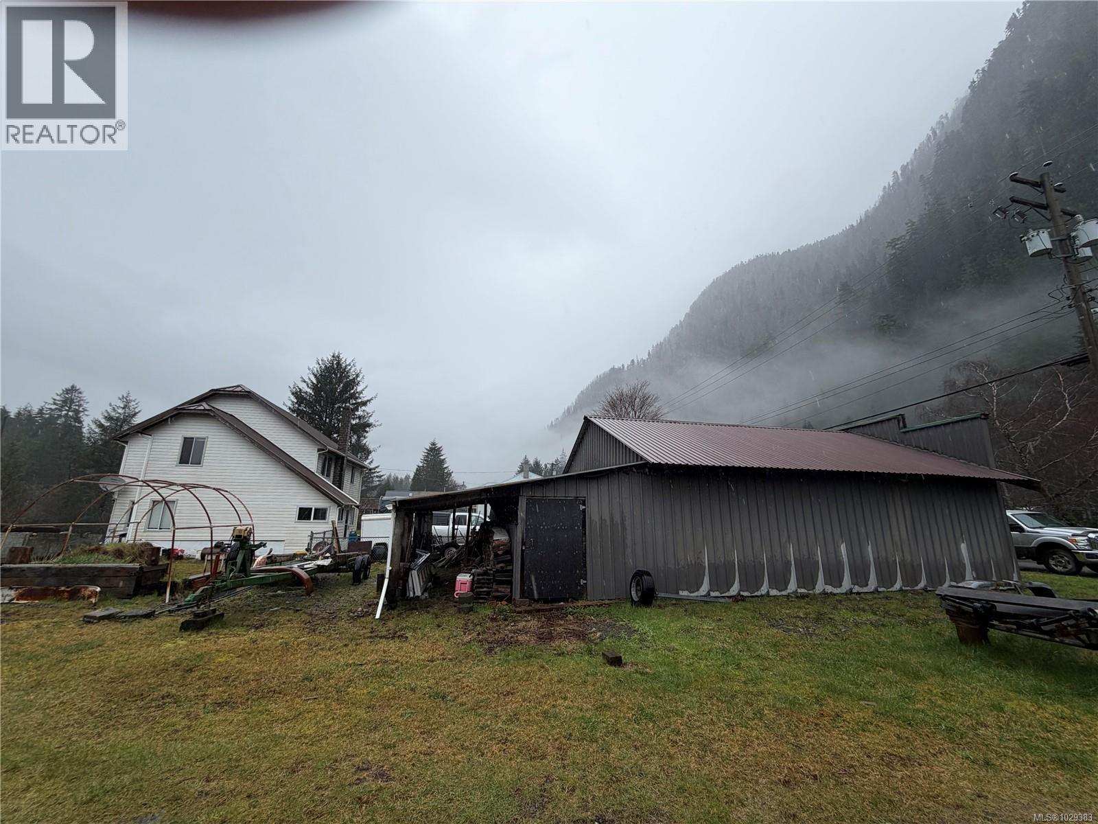 147 Maquinna Ave, Zeballos, British Columbia  V0P 2A0 - Photo 31 - 1029383