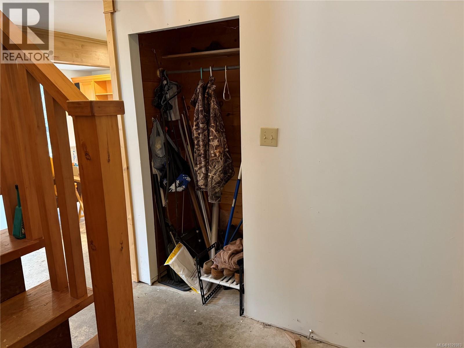 147 Maquinna Ave, Zeballos, British Columbia  V0P 2A0 - Photo 4 - 1029383