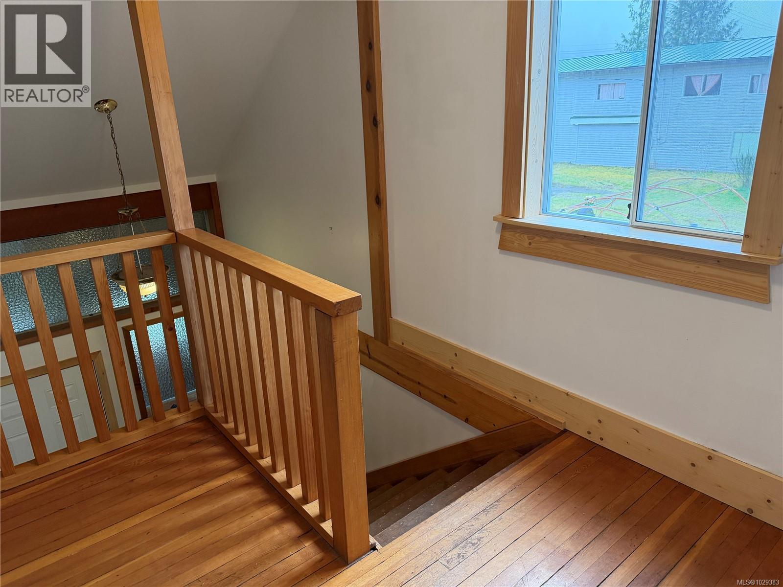 147 Maquinna Ave, Zeballos, British Columbia  V0P 2A0 - Photo 19 - 1029383