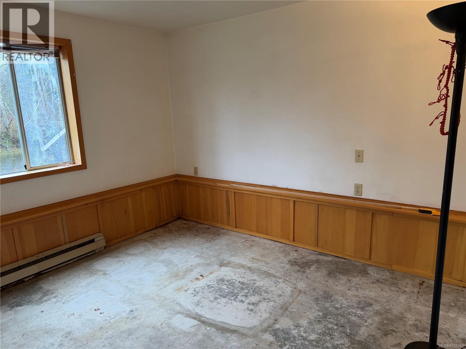 147 Maquinna Ave, Zeballos, British Columbia  V0P 2A0 - Photo 10 - 1029383