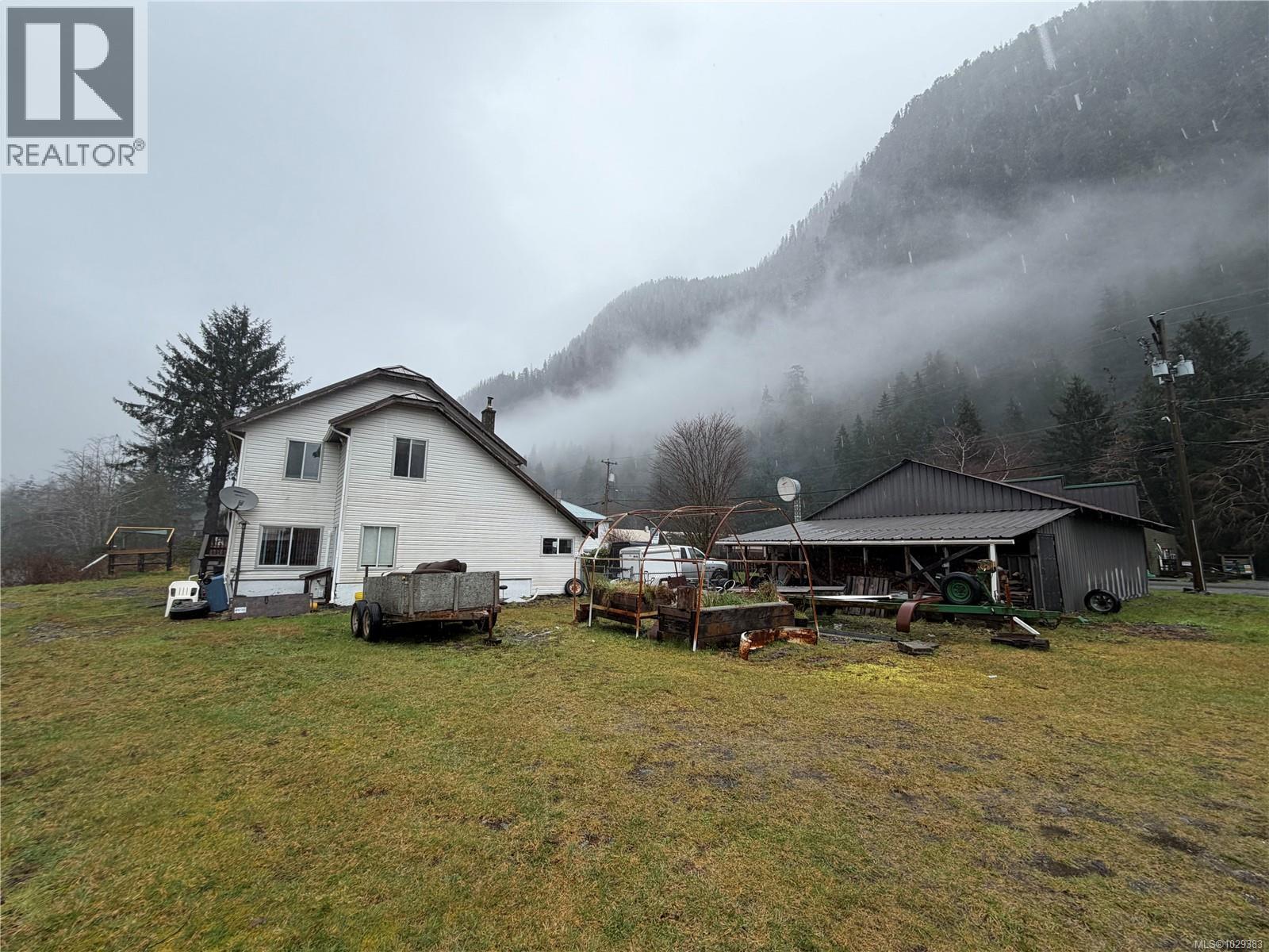 147 Maquinna Ave, Zeballos, British Columbia  V0P 2A0 - Photo 32 - 1029383