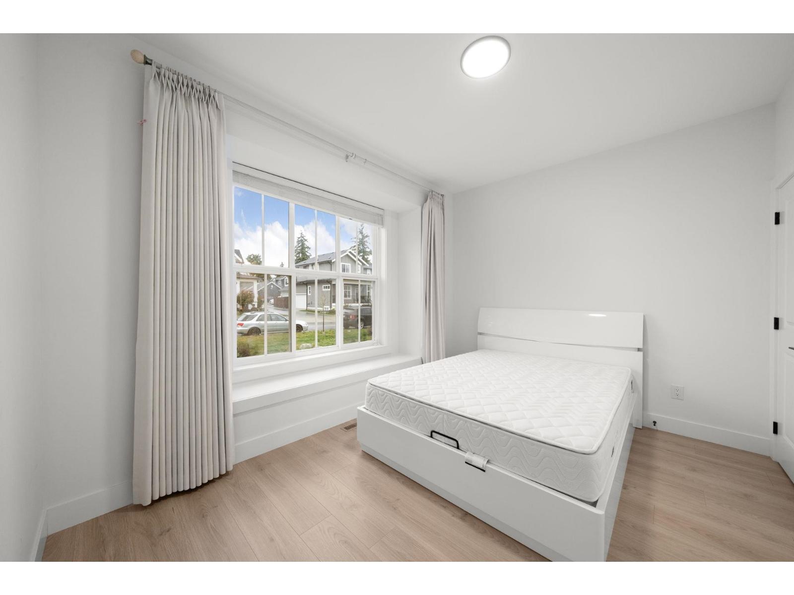 16782 21a Avenue, Surrey, British Columbia  V3Z 0M3 - Photo 11 - R3108124