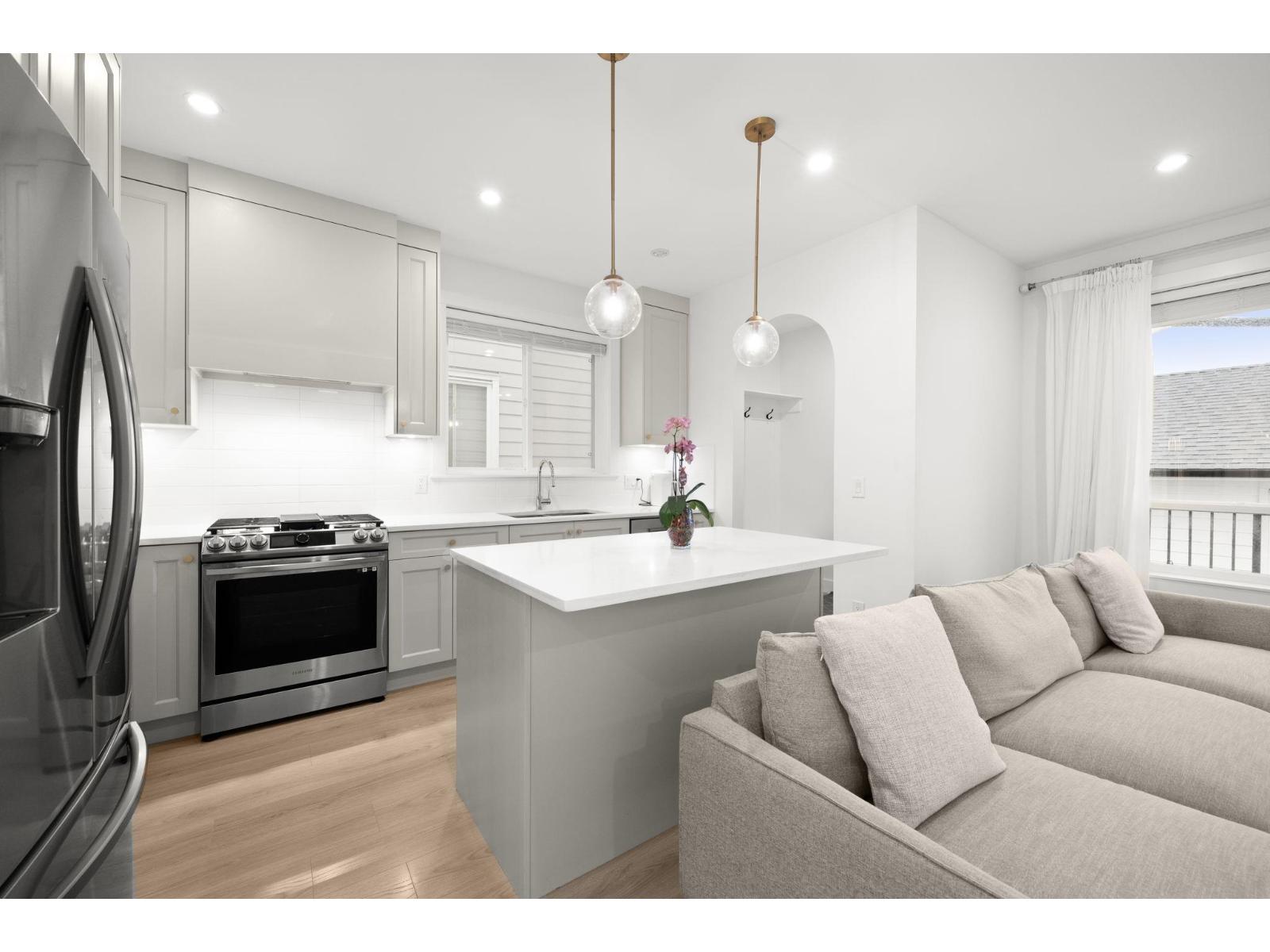 16782 21a Avenue, Surrey, British Columbia  V3Z 0M3 - Photo 5 - R3108124