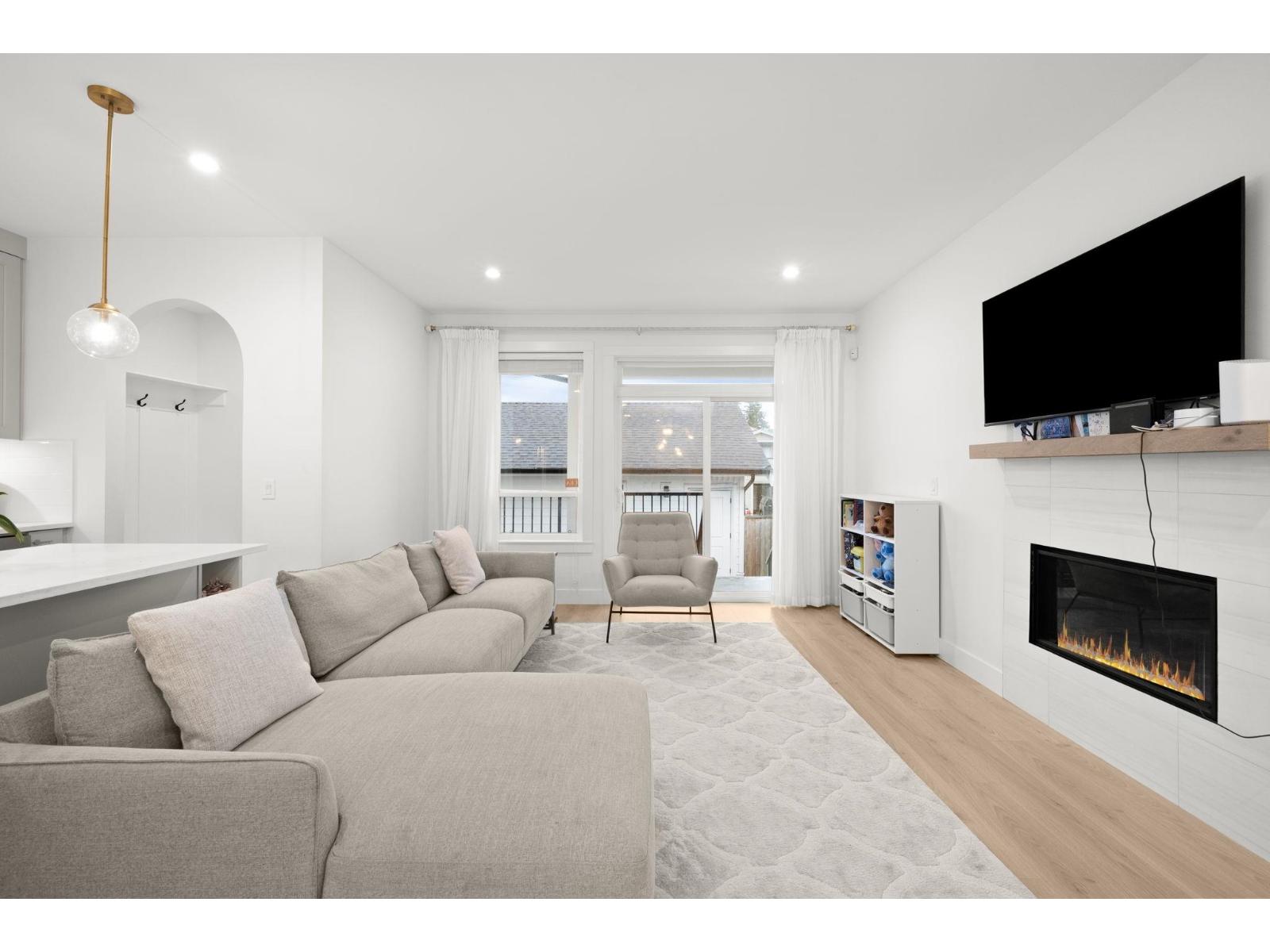 16782 21a Avenue, Surrey, British Columbia  V3Z 0M3 - Photo 9 - R3108124