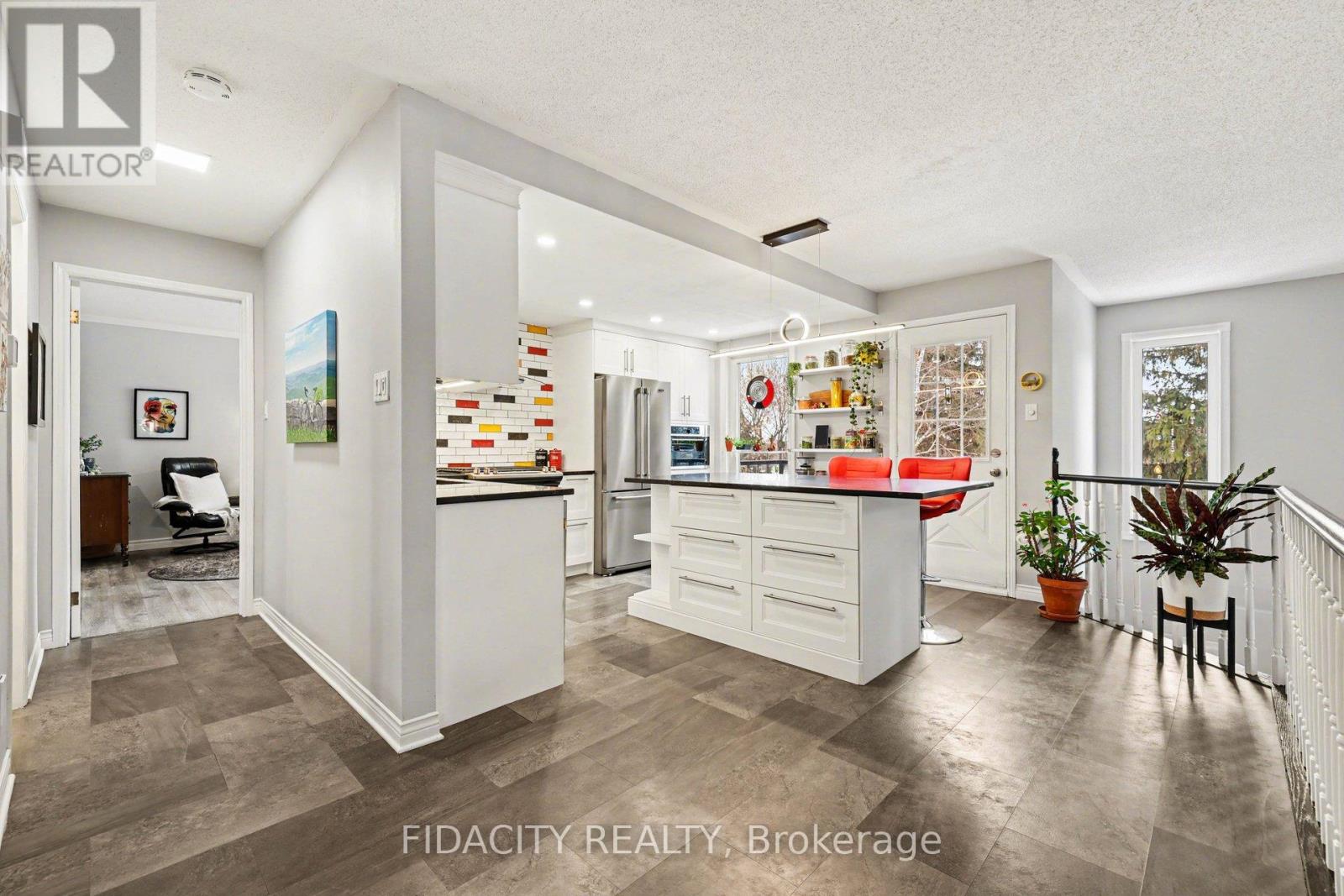 78 Jarlan Terrace, Ottawa, Ontario  K2L 3K9 - Photo 11 - X12968016