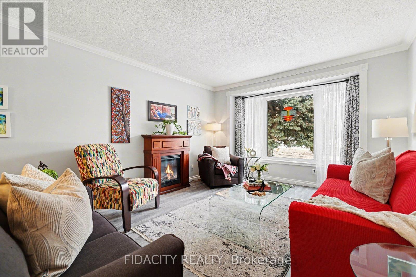 78 Jarlan Terrace, Ottawa, Ontario  K2L 3K9 - Photo 5 - X12968016