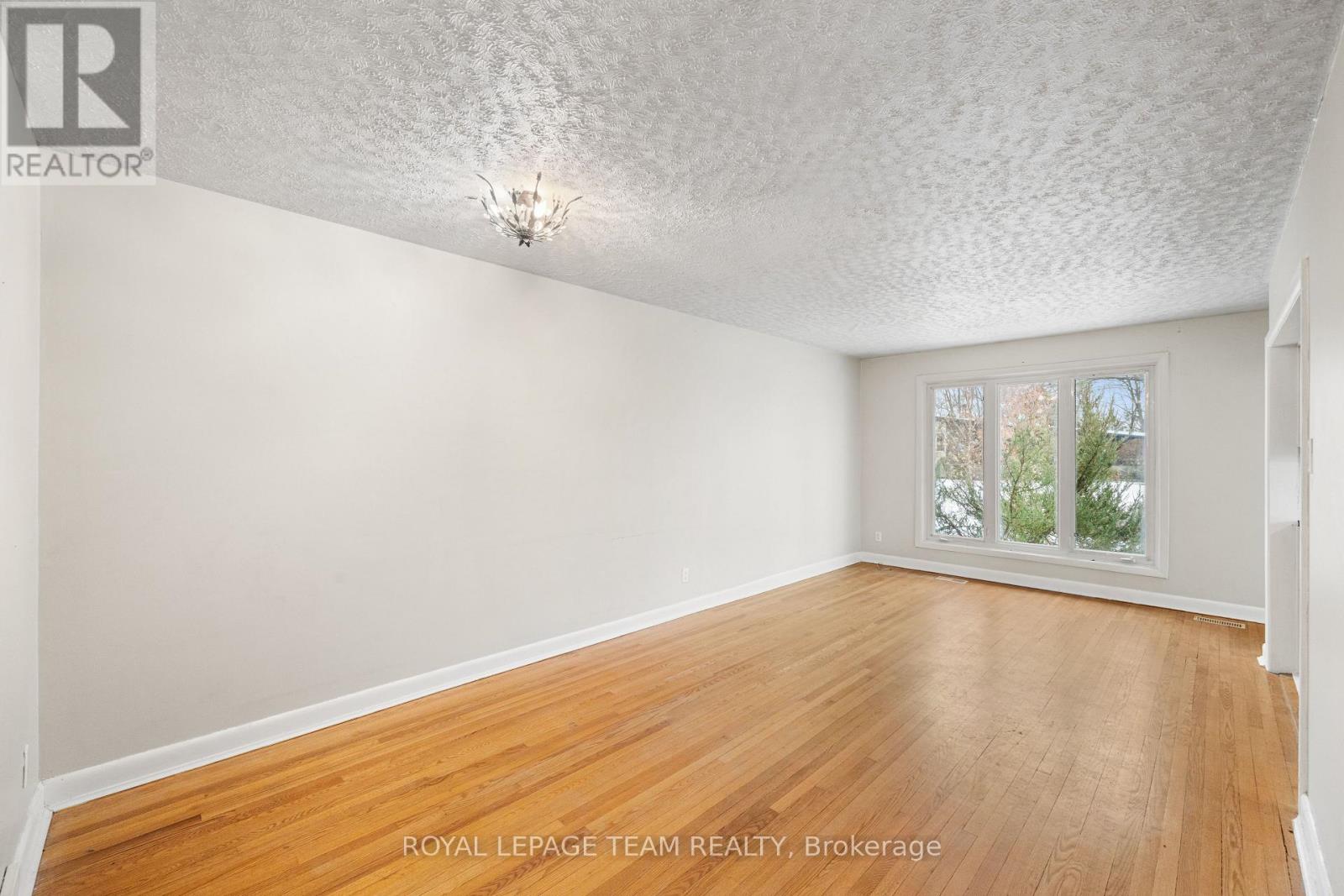 1938 Bromley Road, Ottawa, Ontario  K2A 1C2 - Photo 14 - X12968114