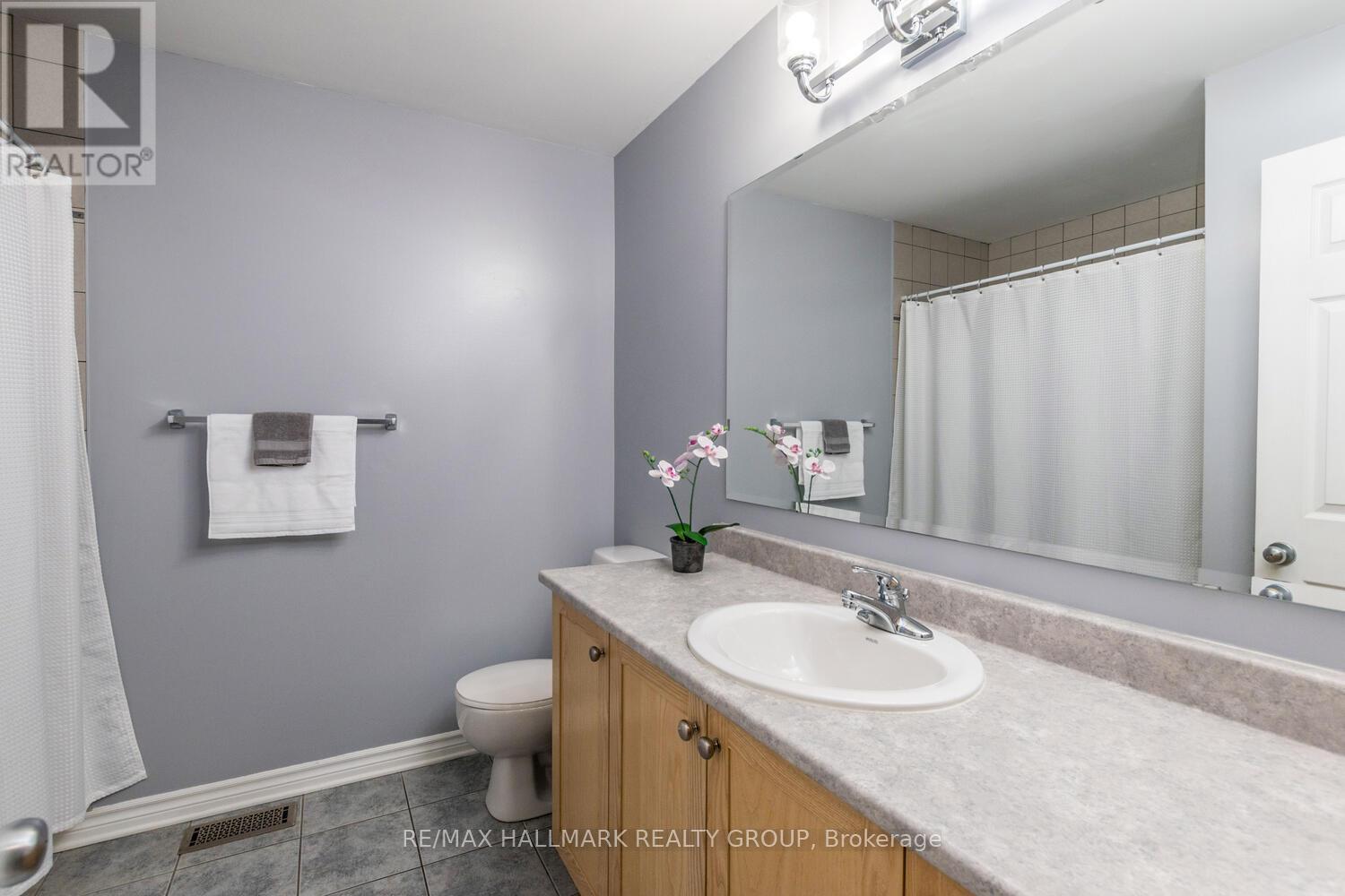 266 Horseshoe Crescent, Ottawa, Ontario  K2S 0B7 - Photo 22 - X12968116