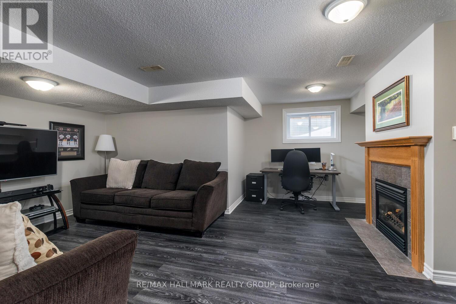 266 Horseshoe Crescent, Ottawa, Ontario  K2S 0B7 - Photo 24 - X12968116