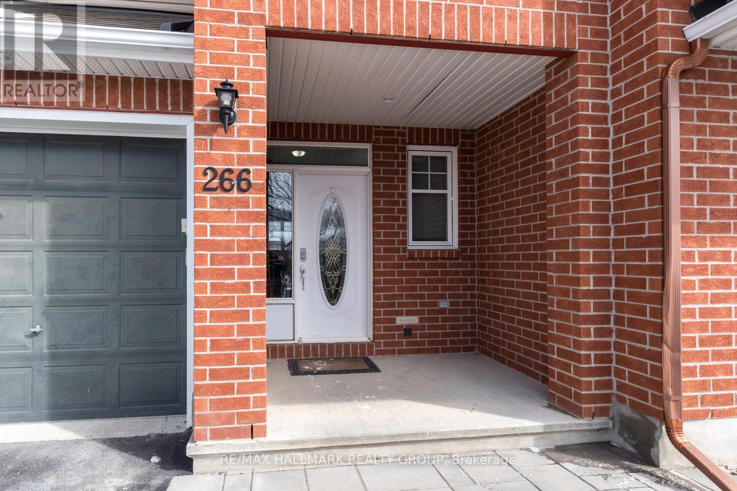 266 Horseshoe Crescent, Ottawa, Ontario  K2S 0B7 - Photo 3 - X12968116