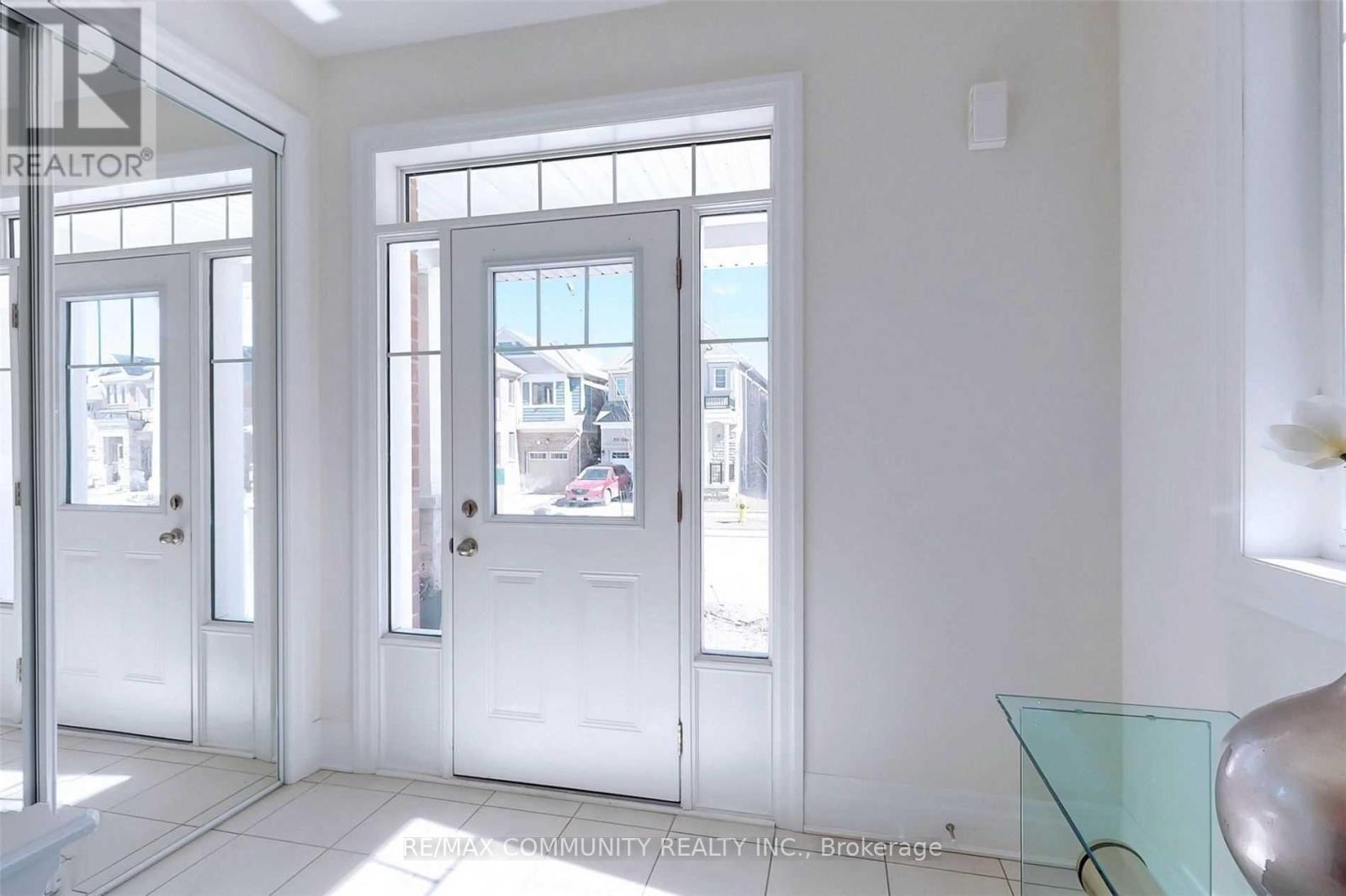 190 Westfield Drive, Whitby, Ontario  L1P 0G2 - Photo 4 - E12968014