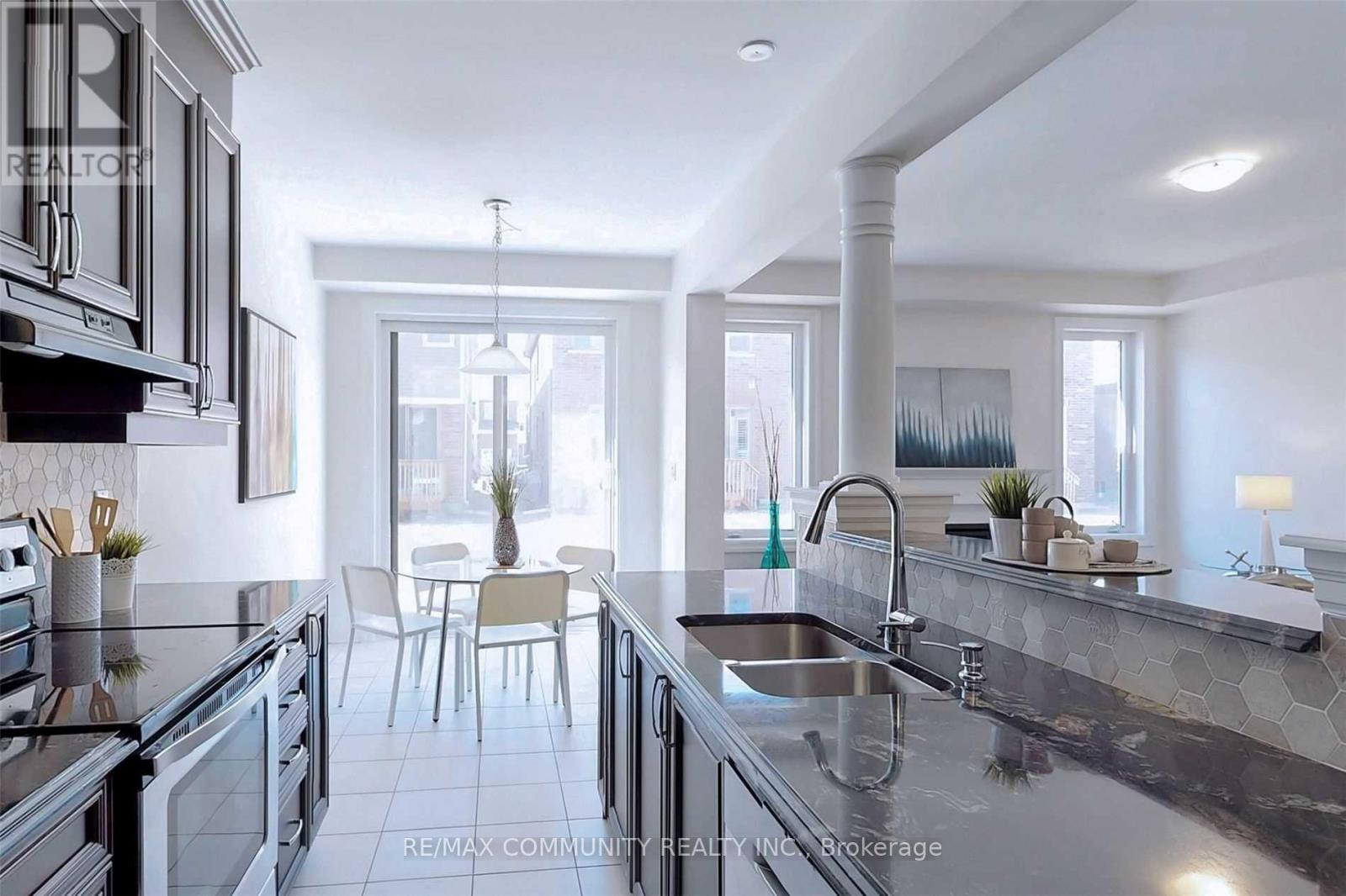 190 Westfield Drive, Whitby, Ontario  L1P 0G2 - Photo 6 - E12968014