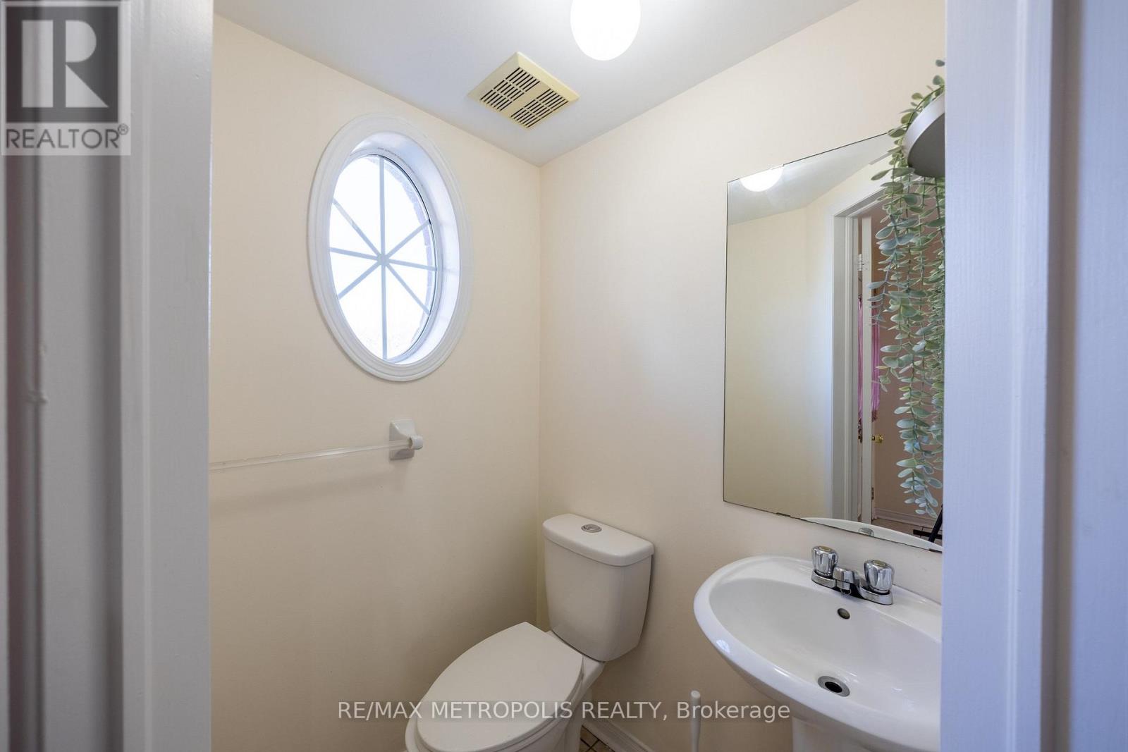 Main - 113 Highhill Drive, Toronto, Ontario  M1T 1N8 - Photo 4 - E12968034