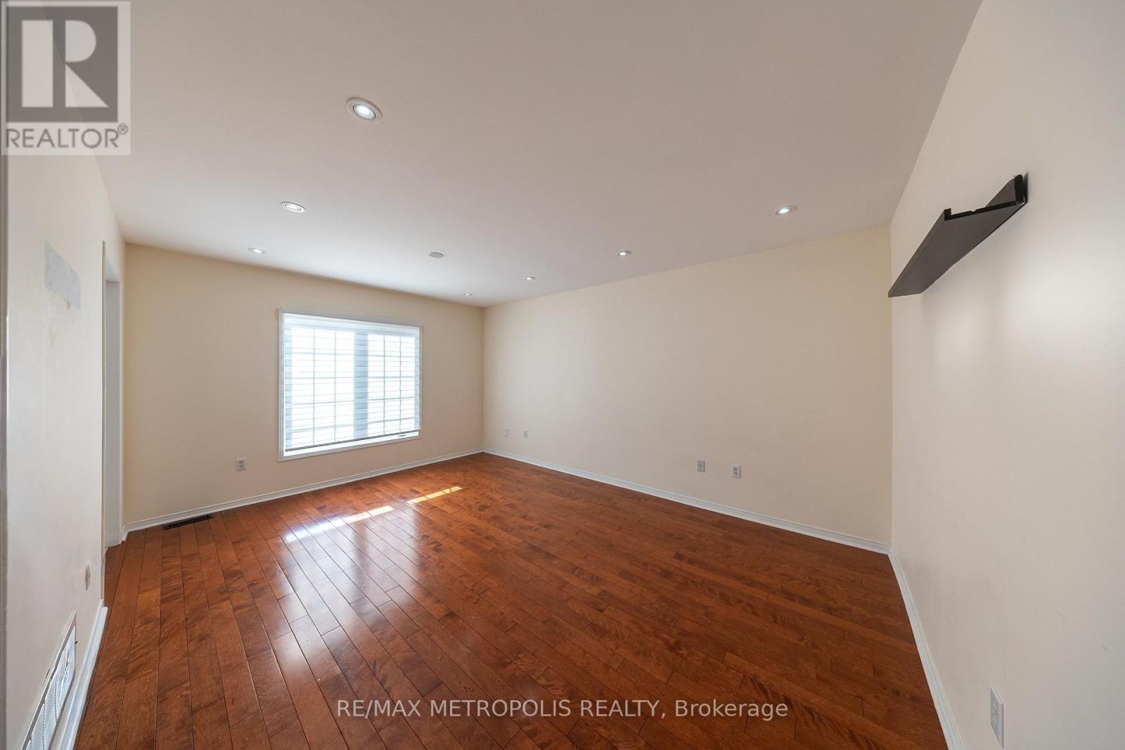 Main - 113 Highhill Drive, Toronto, Ontario  M1T 1N8 - Photo 5 - E12968034